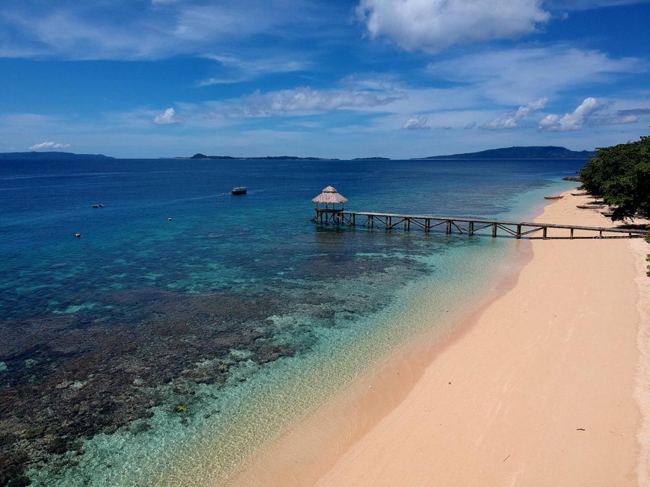 Coral Eye Boutique Resort And Marine Outpost Likupang ภายนอก รูปภาพ